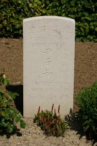 Tincourt New British Cemetery - Yin Tzu He, 
